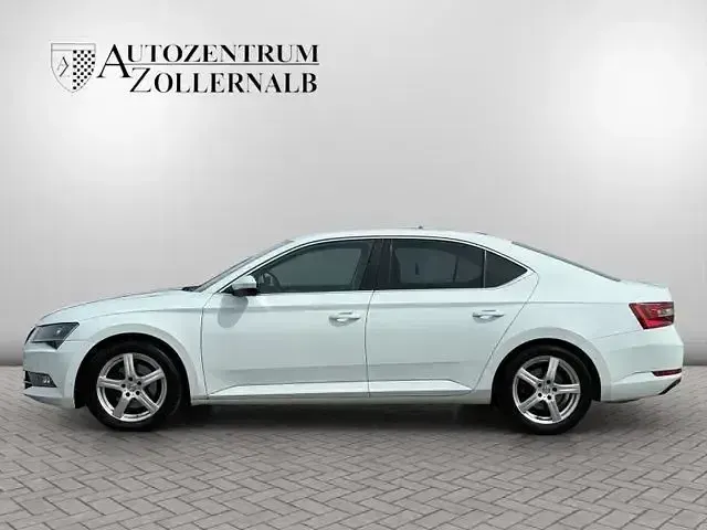 Gebraucht Skoda Superb 180 PS (132 kW) 2017 Andere Limousine