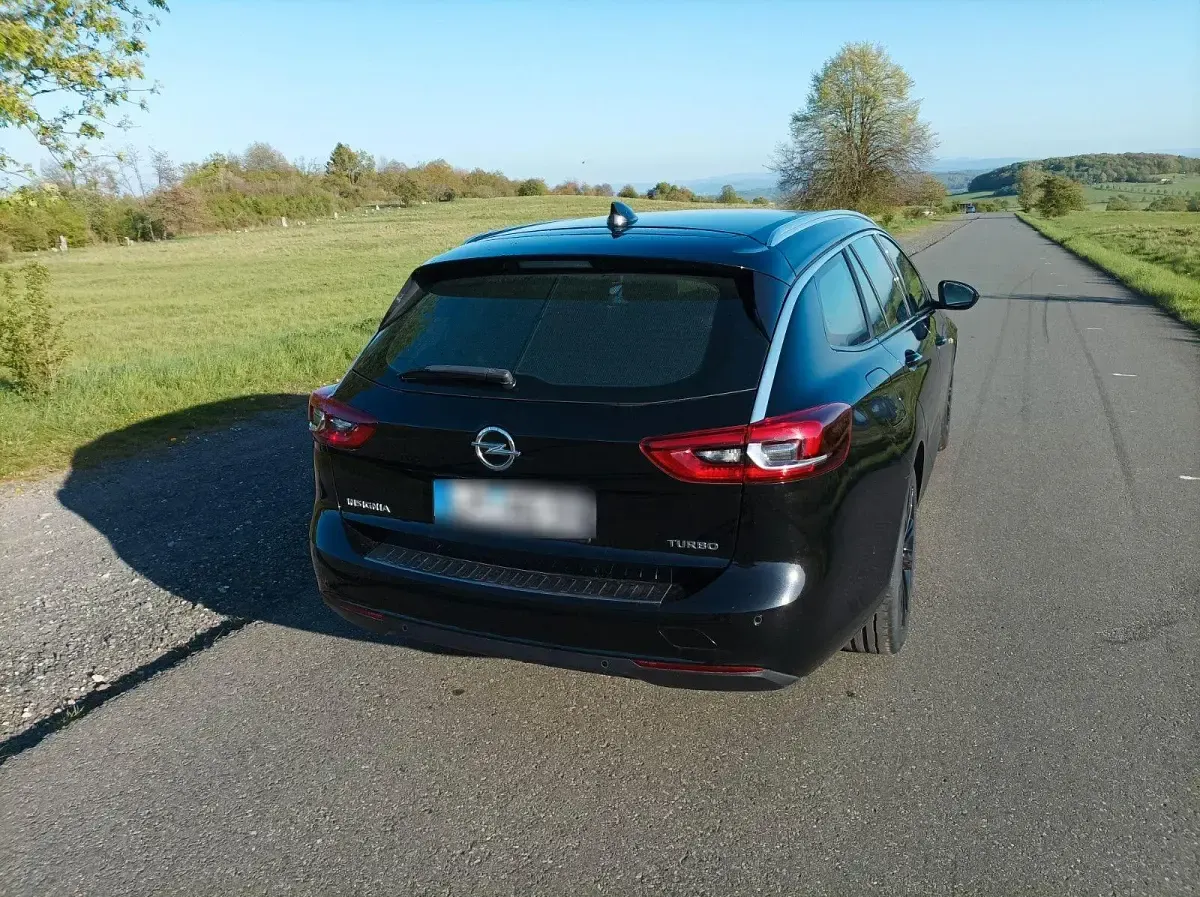 Gebraucht Opel Insignia 165 PS (121 kW) 2017 Schwarz Kombi
