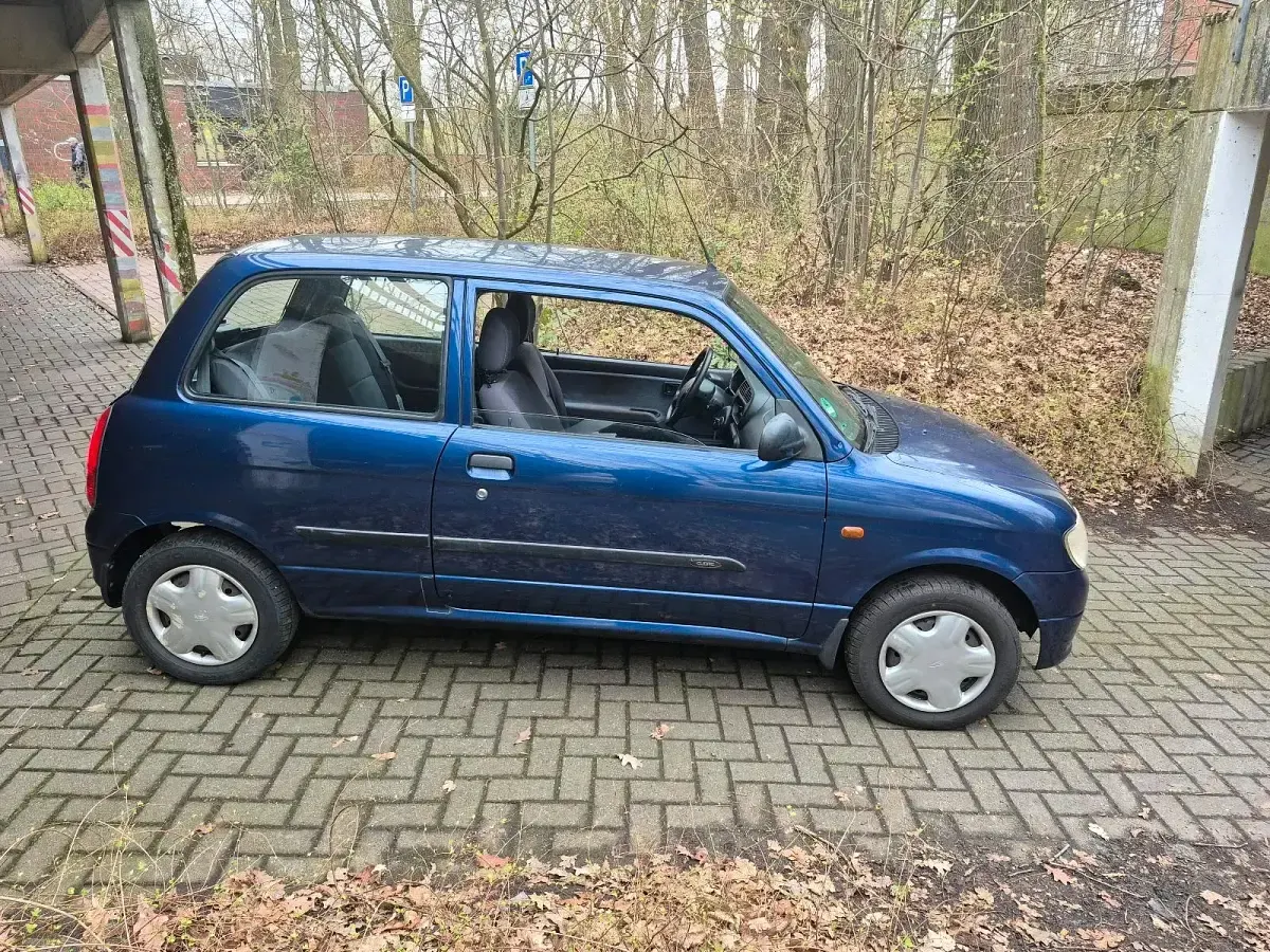 Brugt Daihatsu Cuore 56 HK (41 kW) 2001 Blå Hatchback