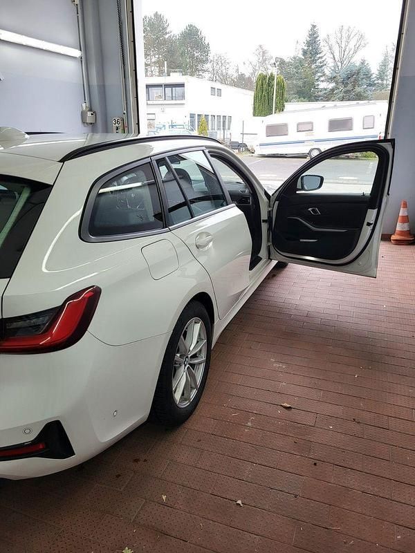 Gebraucht BMW 320 190 PS (139 kW) 2020 Weiß Kombi