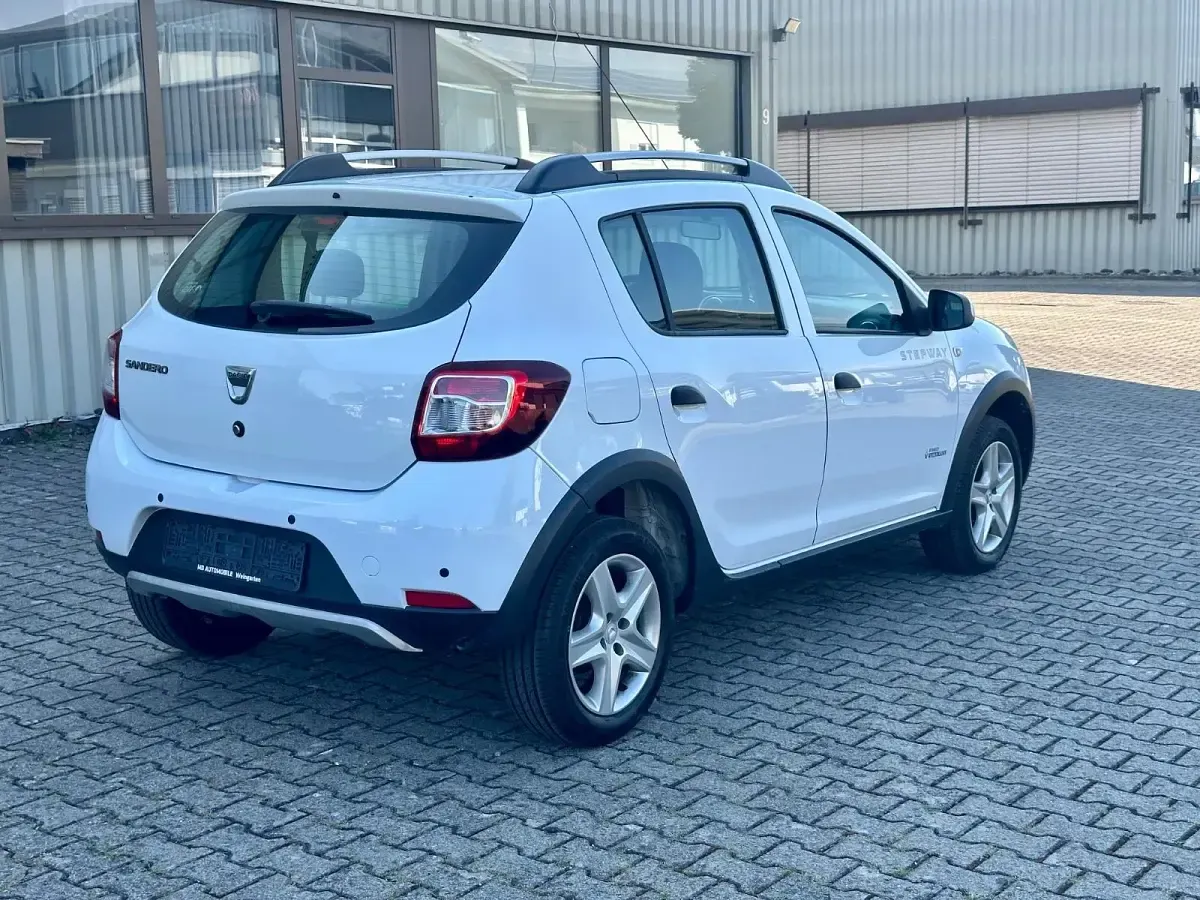 Gebraucht Dacia Sandero Stepway Ambiance 90 PS (66 kW) 2013 Weiß Kleinwagen