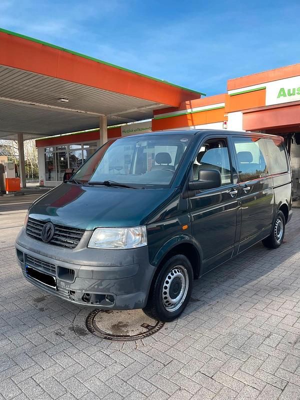 Second-hand VW Transporter 131 CP (96 kW) 2006 Verde Van