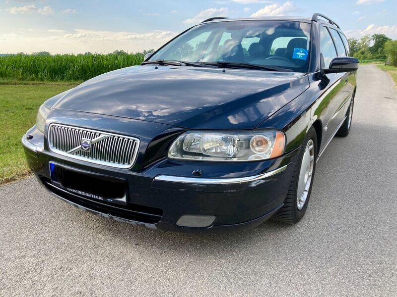 Schwarz Gebraucht 2005 Volvo V70 Summum Kombi | 2.950 € (Guter Preis) - Bild 1/4