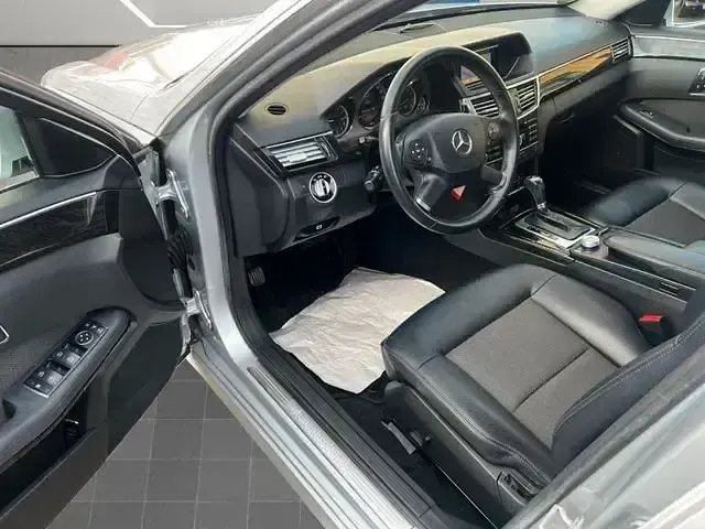 Gebraucht Mercedes E200 Avantgarde 184 PS (135 kW) 2011 Silber Limousine