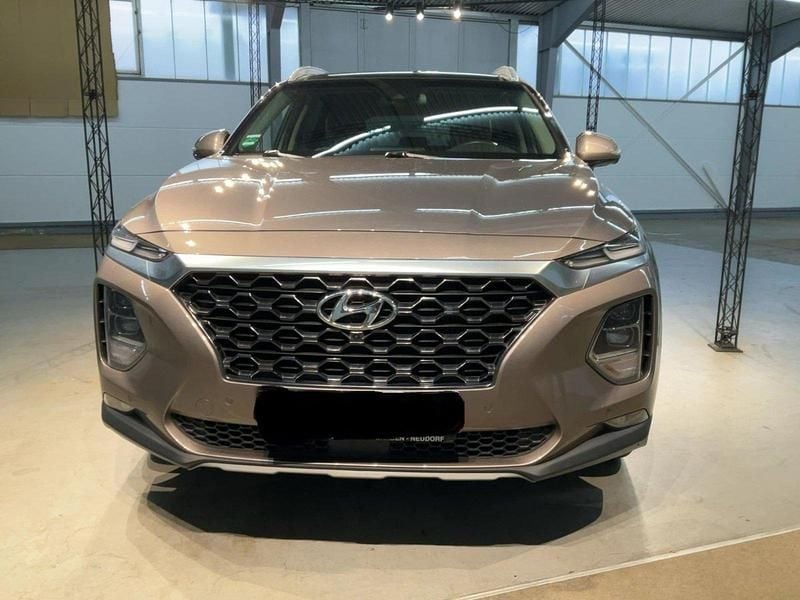 Braun Gebraucht 2020 Hyundai Santa Fe Premium SUV | 25.500 € (Superpreis) - Bild 1/4