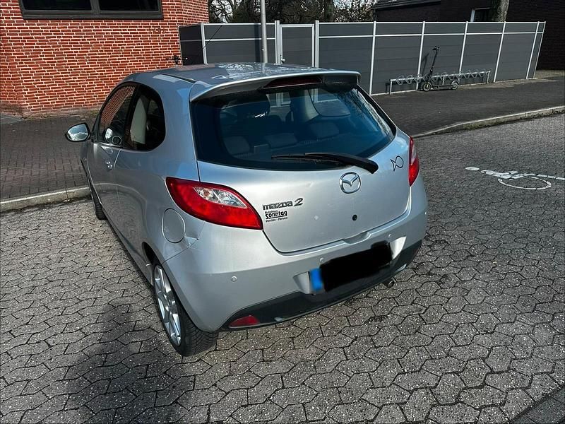 Gebraucht Mazda 2 102 PS (75 kW) 2011 Grau Kleinwagen