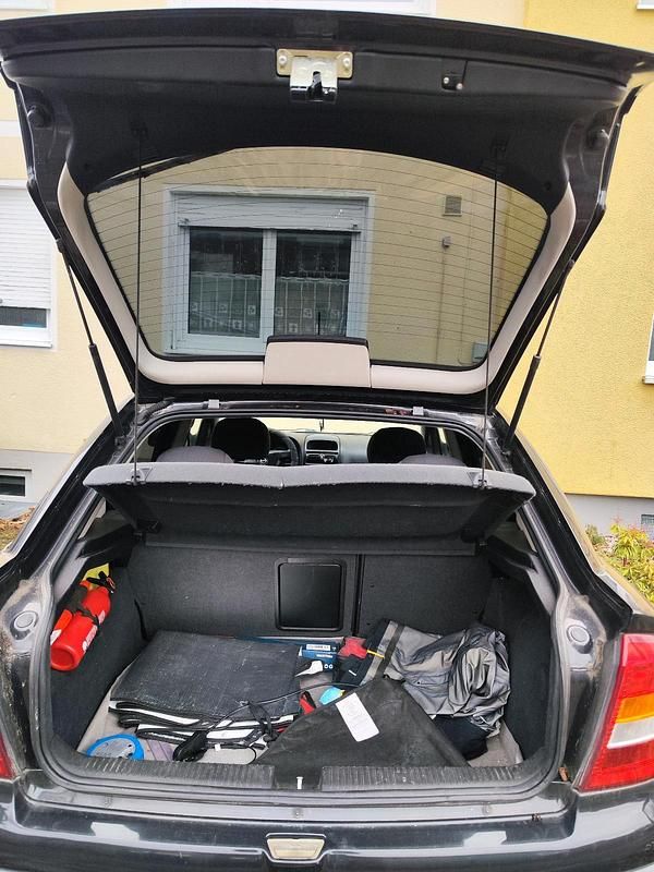 Gebraucht Opel Astra 101 PS (74 kW) 2001 Schwarz Limousine