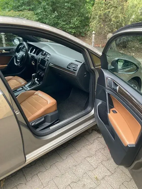Gebraucht VW Golf VII Edition 150 PS (110 kW) 2015 Braun Limousine