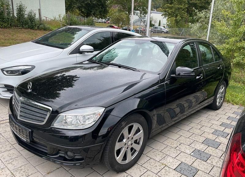 Schwarz Gebraucht 2009 Mercedes C200 Limousine | 4.990 € (Superpreis) - Bild 1/4