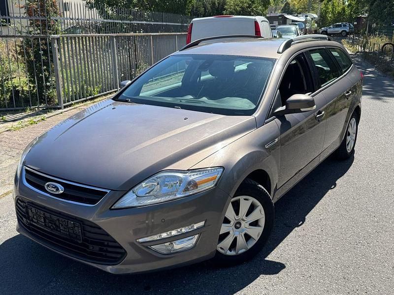 Braun Gebraucht 2012 Ford Mondeo Trend Limousine | 3.999 € (Guter Preis) - Bild 1/4