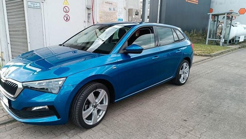 Blau Gebraucht 2021 Skoda Scala Kleinwagen | 13.200 € (Superpreis) - Bild 1/4