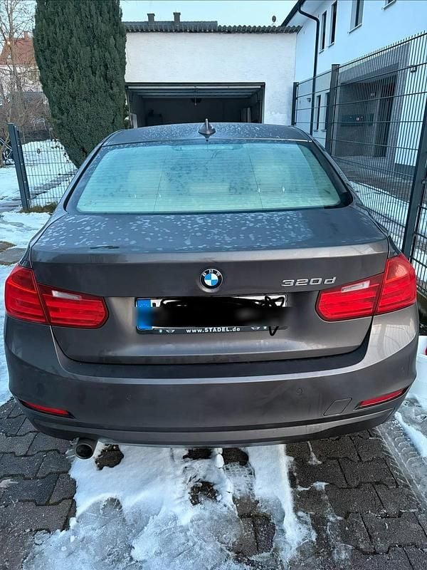 Gebraucht BMW 320 Comfort Edition 184 PS (135 kW) 2014 Braun Limousine