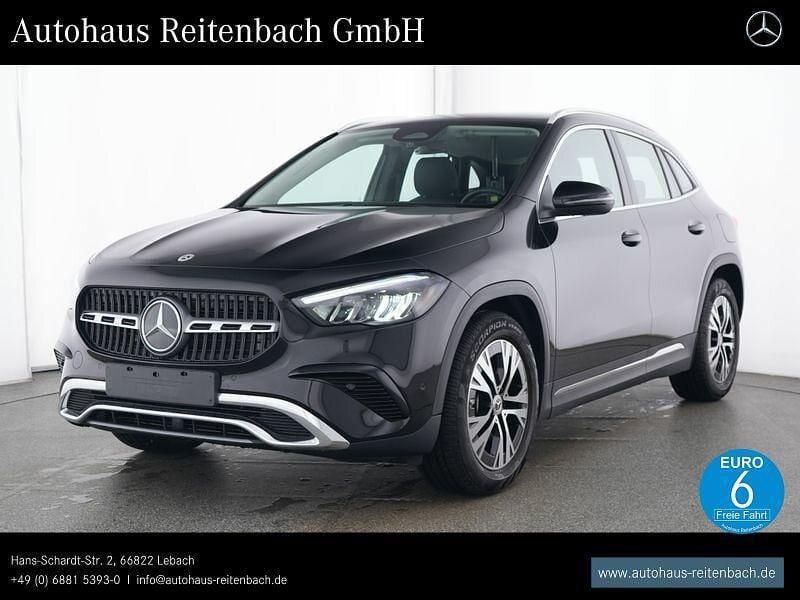 Unilack nachtschwarz Gebraucht 2024 Mercedes GLA180 Progressive SUV | 37.888 € (Fairer Preis) - Bild 1/4