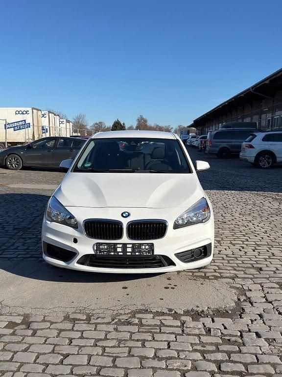 Gebraucht BMW 218 140 PS (102 kW) 2015 Weiß Van / Kleinbus
