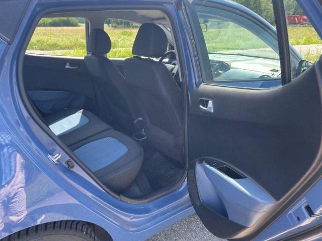 Gebraucht Hyundai i10 Intro Edition 67 PS (49 kW) 2014 Blau metallic Kleinwagen