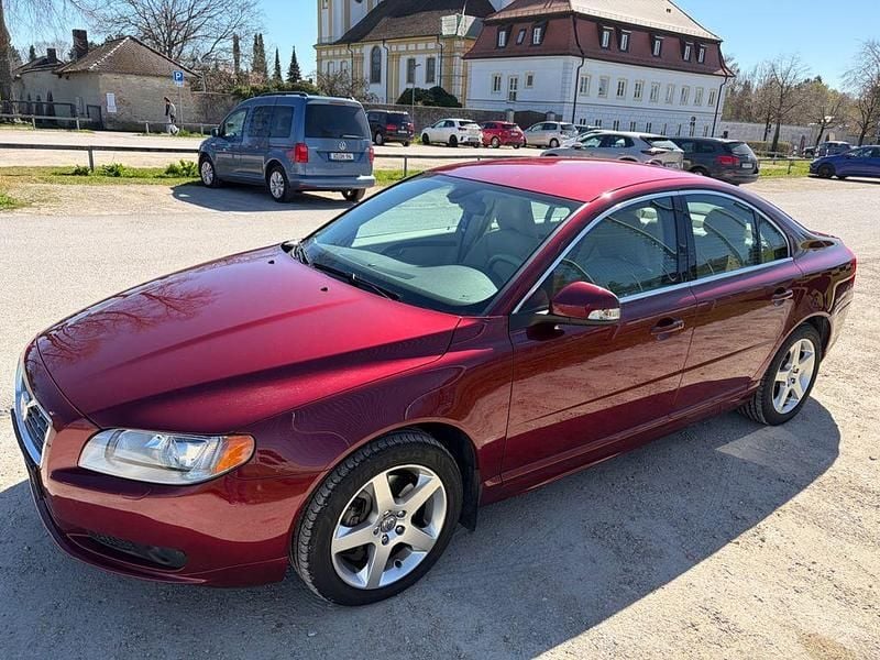 Gebraucht Volvo S80 238 PS (175 kW) 2008 Rot Limousine