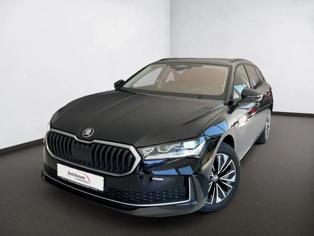Gebraucht Skoda Superb Selection 193 PS (141 kW) 2024 Schwarz ebony schwarz Kombi