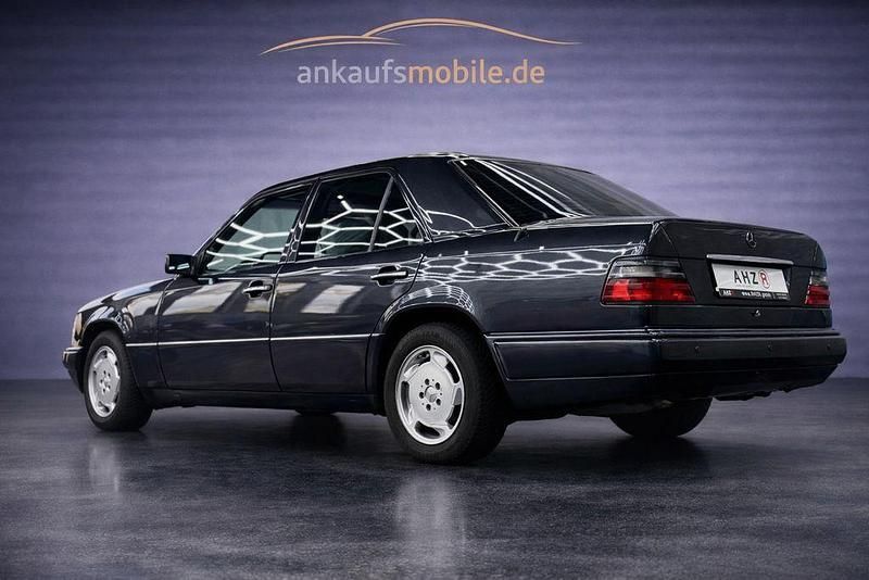 Gebraucht Mercedes 230 1990 Schwarz Limousine