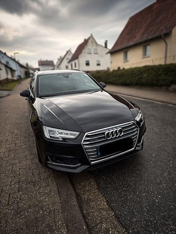 Gebraucht Audi A4 Ambiente 190 PS (139 kW) 2019 Schwarz Kombi