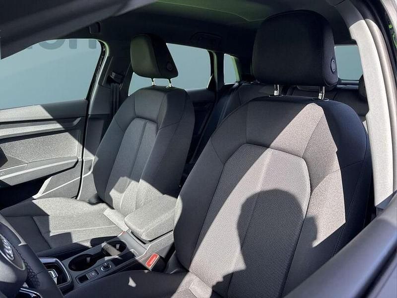 Używany Audi A3 e-tron 204 KM (150 kW) 2025 Czarny Hatchback