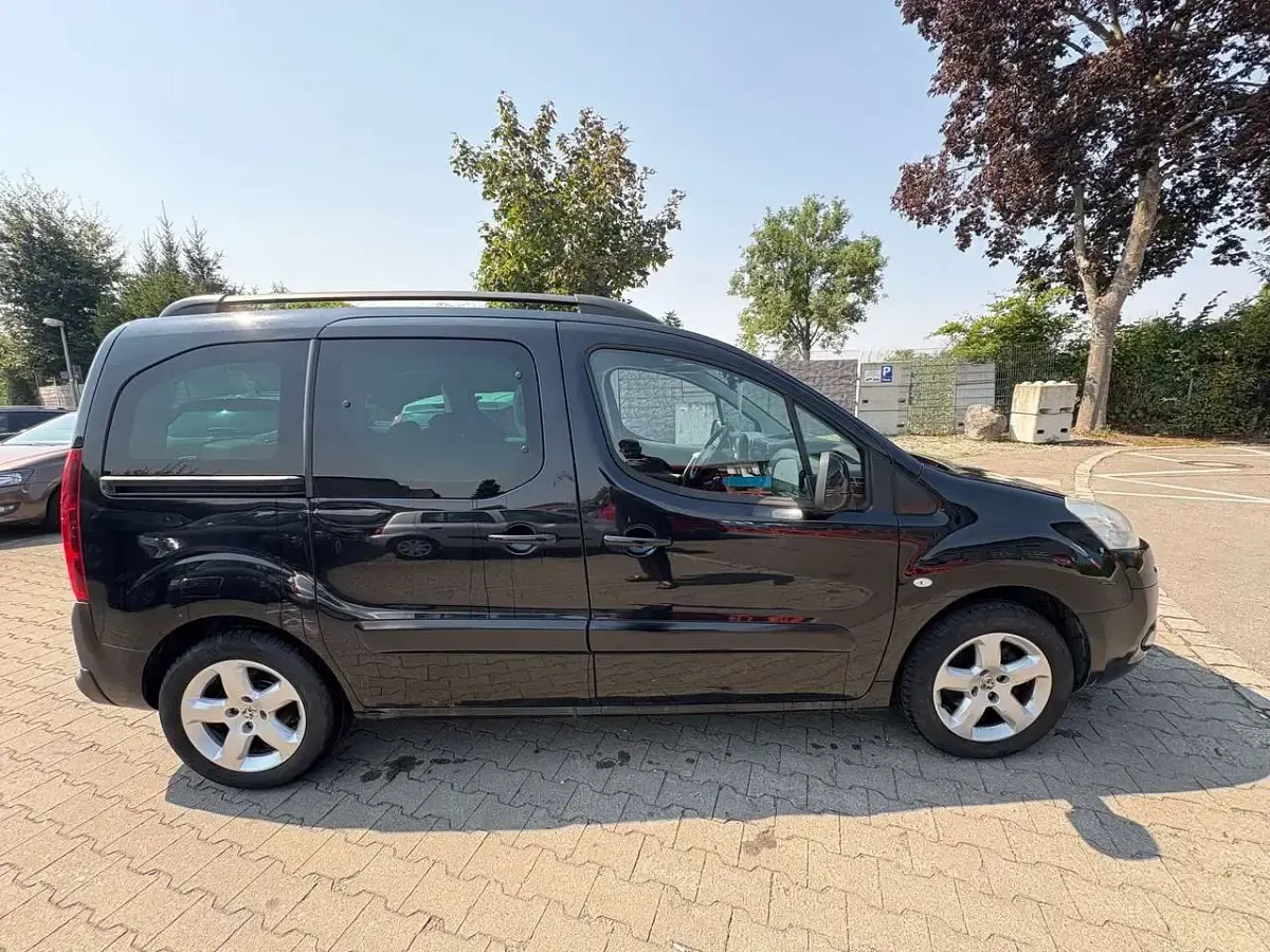 Gebraucht Peugeot Partner Allure 120 PS (88 kW) 2014 Onyx schwarz/deckende lac Van / Kleinbus