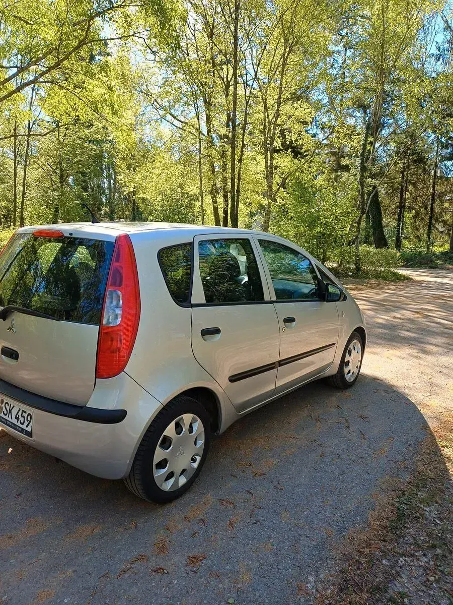 Gebraucht Mitsubishi Colt 75 PS (55 kW) 2004 Silber Kleinwagen