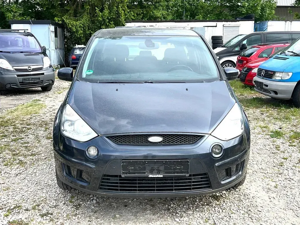 Käytetty Ford S-MAX Titanium 140 HP (102 kW) 2007 Harmaa Tila-auto