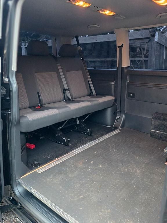 Używany VW Caravelle 140 KM (102 kW) 2013 Czarny Van