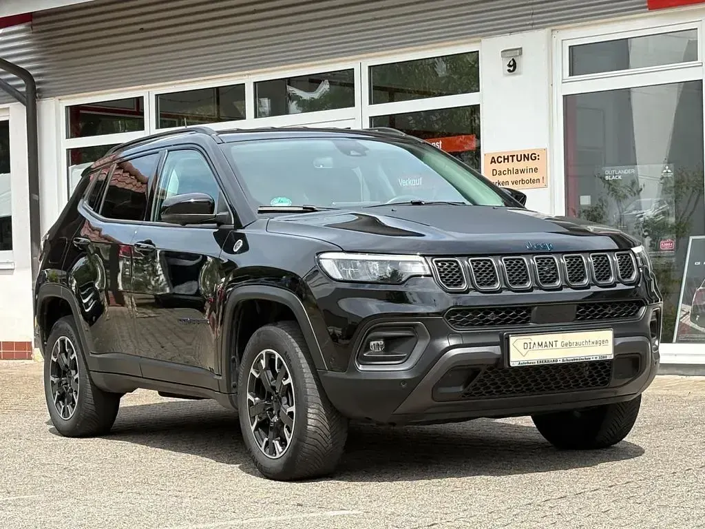 Gebraucht Jeep Compass Trailhawk 179 PS (131 kW) 2022 Schwarz SUV