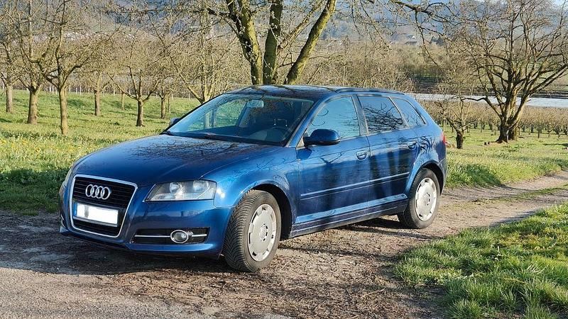 Gebraucht Audi A3 Ambiente 140 PS (102 kW) 2011 Blau Kleinwagen
