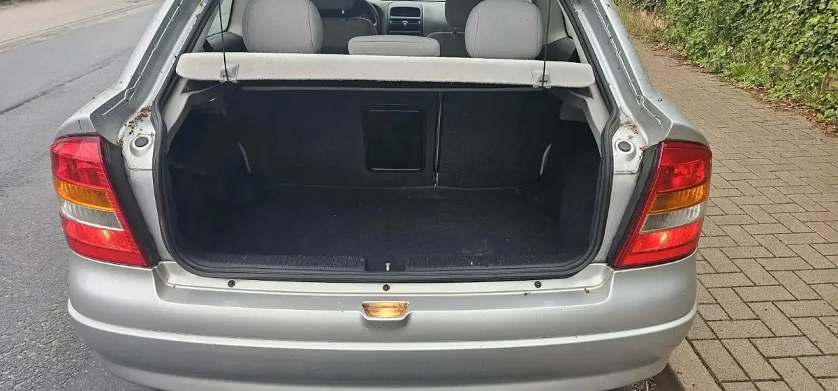 Usata Opel Astra 98 CV (72 kW) 2001 Grigio Berlina