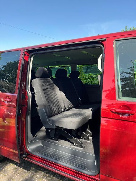 Gebraucht VW Caravelle 150 PS (110 kW) 2024 Rot Van / Kleinbus