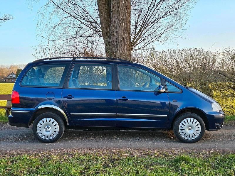 Gebraucht VW Sharan Highline 131 PS (96 kW) 2005 Blau Van / Kleinbus