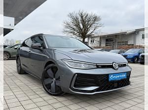 Neu VW Passat R-line 193 PS (141 kW) 2025 Schwarz (grenadillschwarz metallic) Kombi