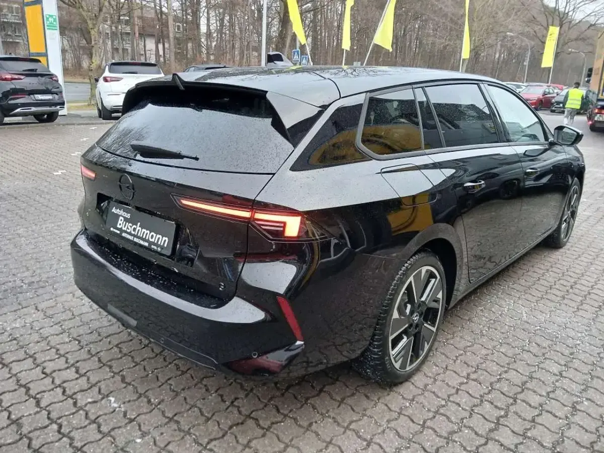 Neu Opel Astra 114 kW (156 PS) 2026 Karbon schwarz metallic Kombi