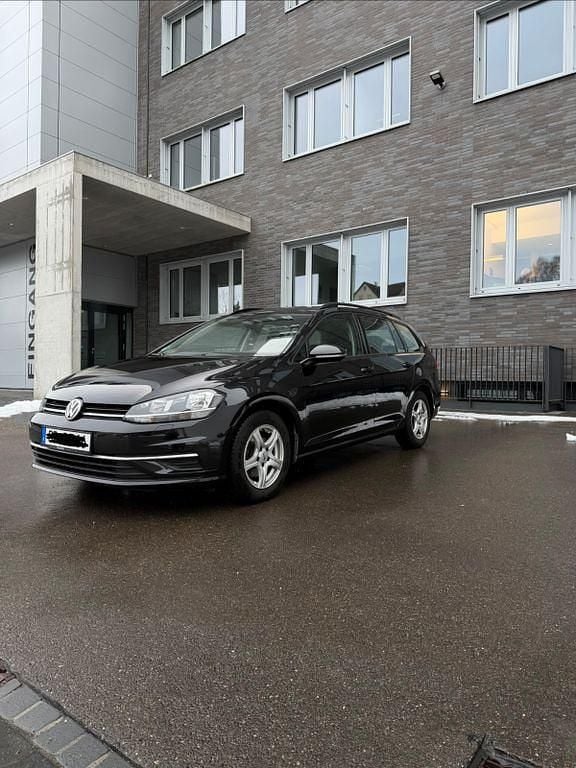 Gebraucht VW Golf VII 116 PS (85 kW) 2018 Schwarz Kombi