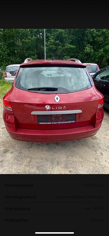 Rot Gebraucht 2009 Renault Clio II Limousine | 3.000 € (Etwas zu teuer) - Bild 1/4