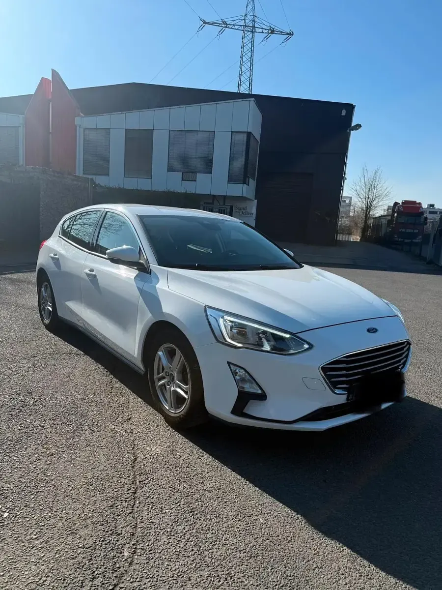 Używany Ford Focus 100 KM (73 kW) 2019 Biały Hatchback