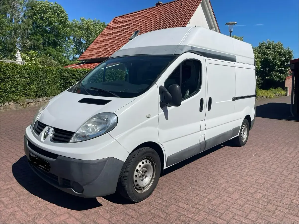 Gebraucht Renault Trafic 90 PS (66 kW) 2010 Weiß Van / Kleinbus