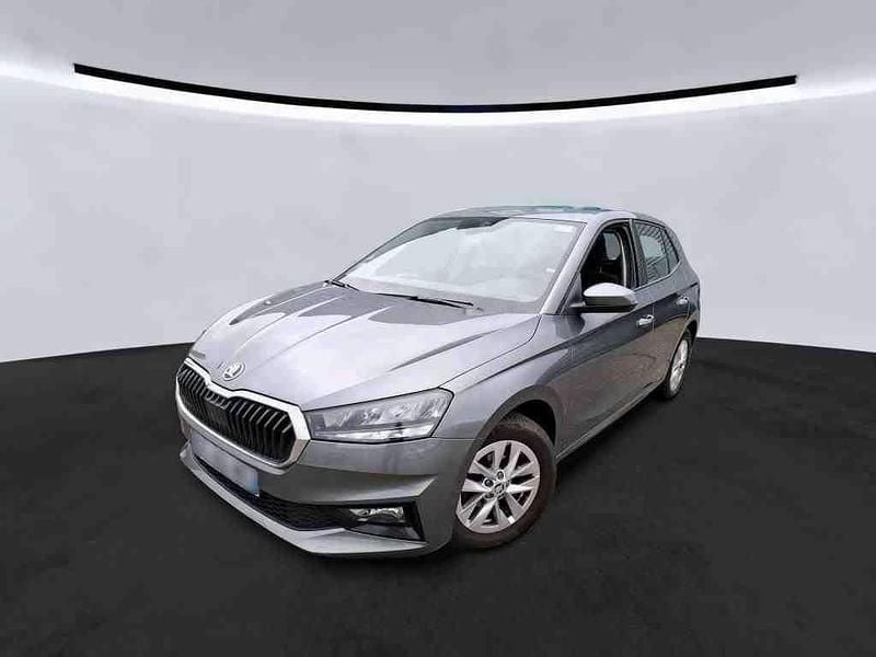 Grau Gebraucht 2022 Skoda Fabia Ambition Limousine | 9.990 € (Guter Preis) - Bild 1/4