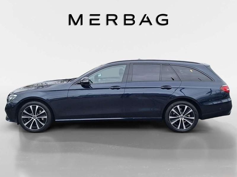 Gebraucht Mercedes E300 211 PS (155 kW) 2022 Metalliclack nautikblau Kombi