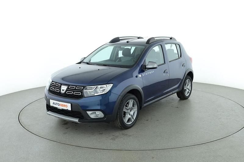 Blau Gebraucht 2017 Dacia Sandero Stepway Ambiance Kleinwagen | 9.590 € (Etwas zu teuer) - Bild 1/3