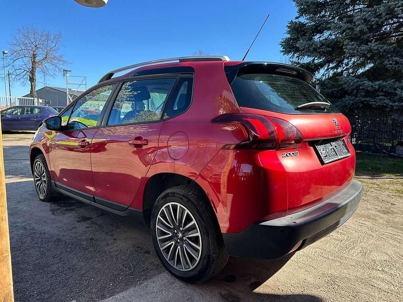Używany Peugeot 2008 Active 82 KM (60 kW) 2016 Czerwony SUV