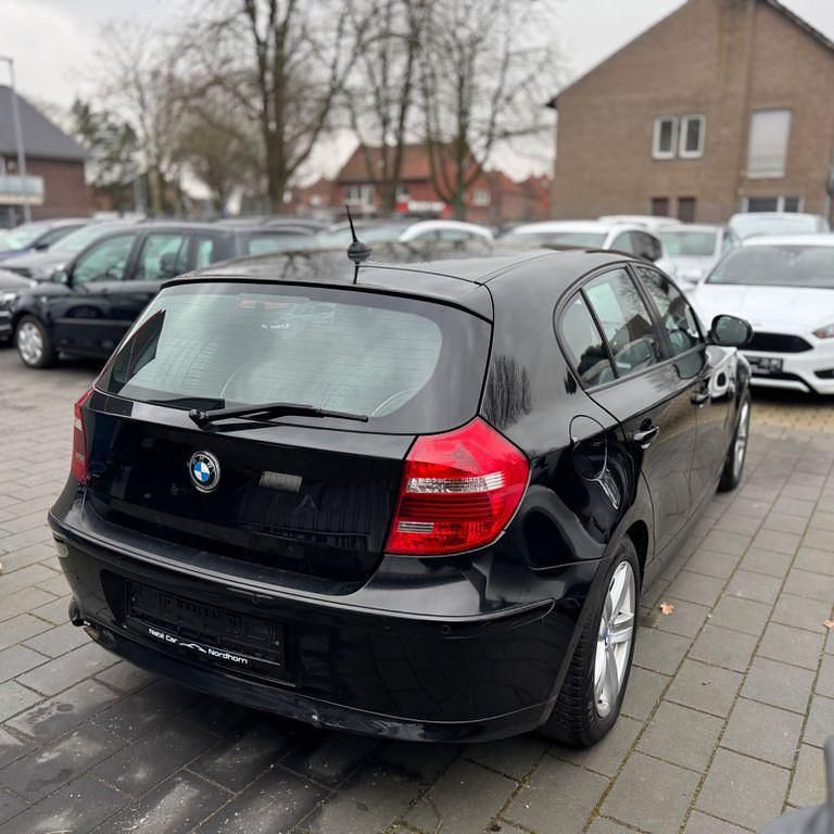 Gebraucht BMW 118 Efficient Dynamics 143 PS (105 kW) 2011 Schwarz Kleinwagen