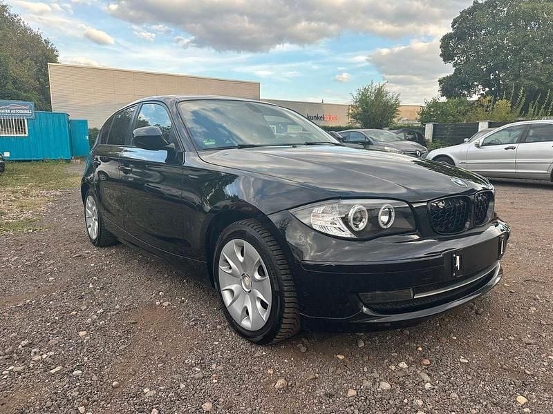 Schwarz Gebraucht 2010 BMW 116 Efficient Dynamics Kleinwagen | 4.800 € (Fairer Preis) - Bild 1/4