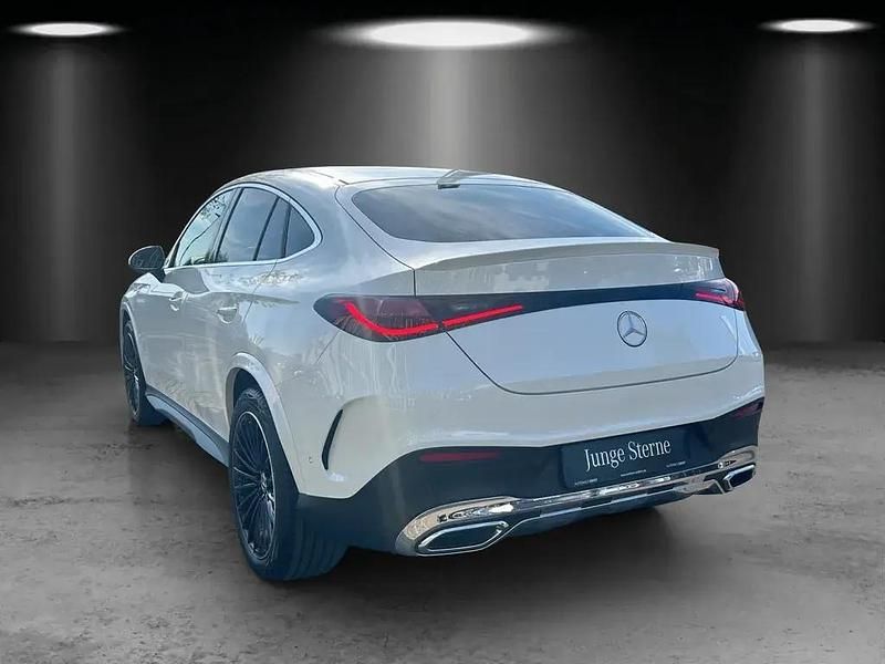Gebraucht Mercedes GLC300 AMG 258 PS (189 kW) 2023 Manufaktur lack opalithweiß brig SUV