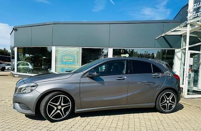 Gebraucht Mercedes A200 Urban 136 PS (100 kW) 2015 Grau Limousine