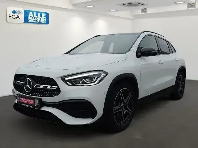 Gebraucht Mercedes GLA200 AMG line 163 PS (119 kW) 2023 Weiß SUV