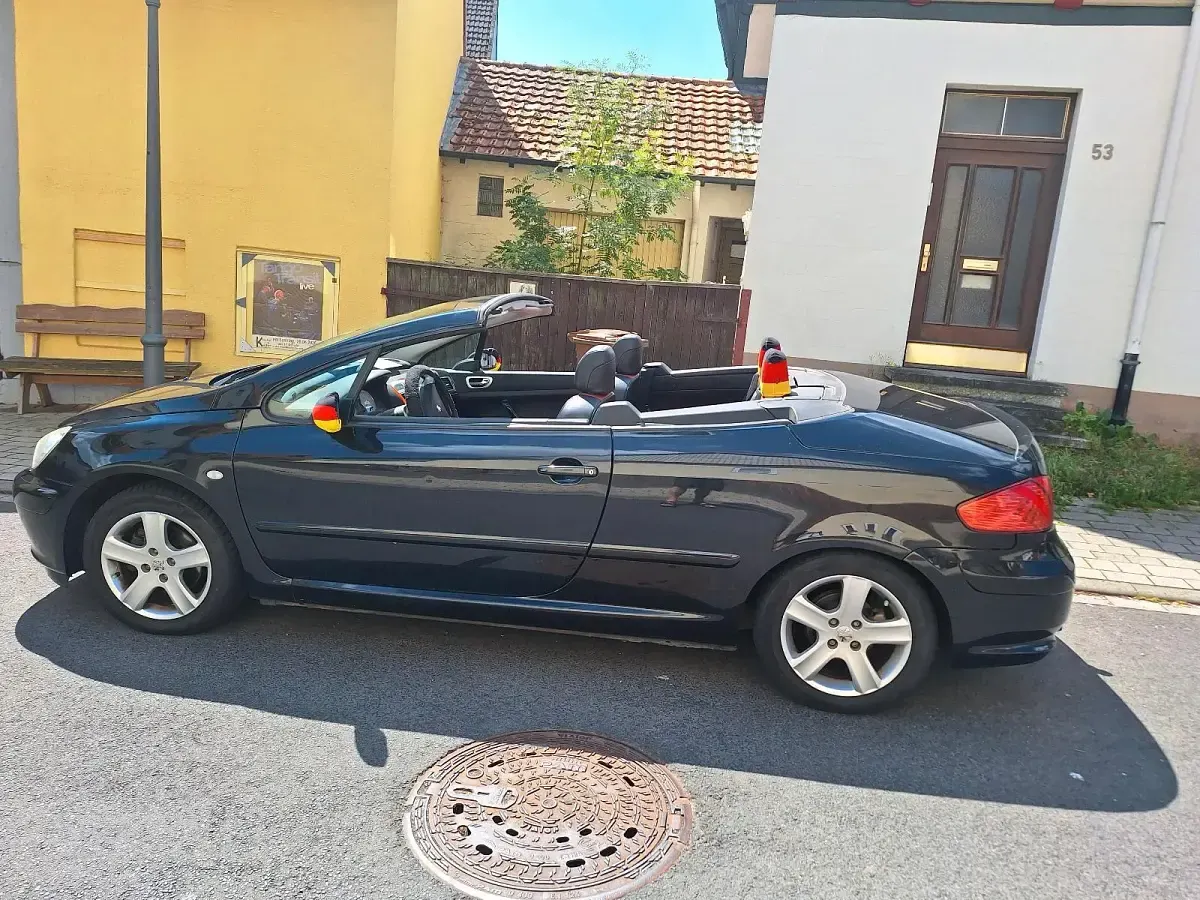 Gebraucht Peugeot 307 CC Tendance 136 PS (100 kW) 2005 Schwarz Cabrio