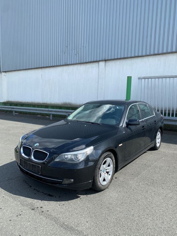 Schwarz Gebraucht 2008 BMW 520 Limousine | 5.950 € (Superpreis) - Bild 1/4